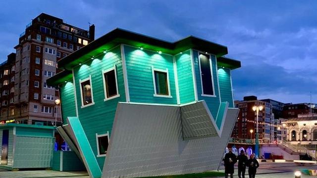 6 Potret Arsitektur Bangunan Bengkok Ini Nyeleneh, Unik Tapi Bikin Bingung