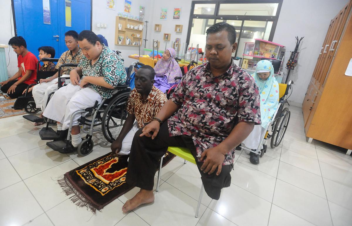 Semangat Guru Difabel di YPAC
