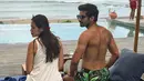 "Hanya kamu dan aku @inijedar," tulis Vishal Singh dengan bahasa Inggris di keterangan salah satu fotonya bersama Jessica Iskandar sembari menikmati keindahan pantai Canggu yang diunggah pada 3 September. (Instagram/vishal.singh786)