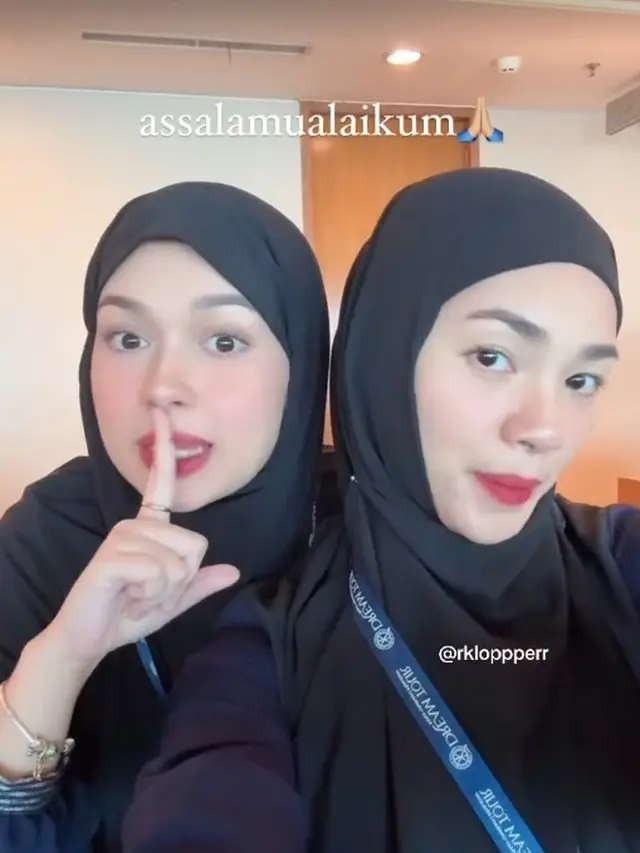 7 Potret Rebecca Klopper Jalani Umrah, Tampil Anggun Berhijab
