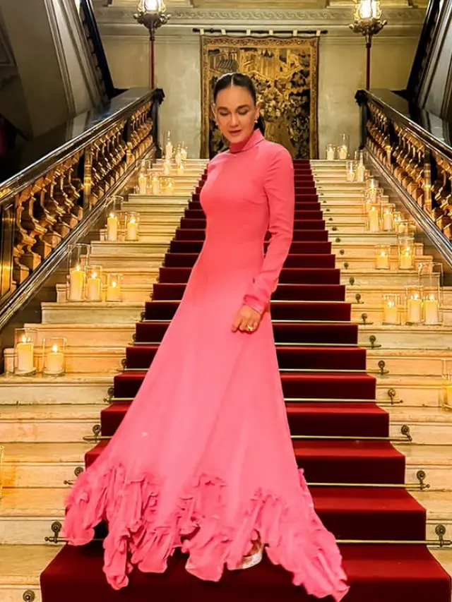 Luna Maya kondangan ke Italia Bersama Maxime Bouttier. [@lunamaya]