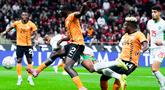 Pemain Maroko, Ayoub El Kaabi, mencetak gol ke gawang Zambia pada laga Piala Afrika di Prince Moulay Abdellah Stadium, Selasa (30/12/2025). (AP Photo/Themba Hadebe)