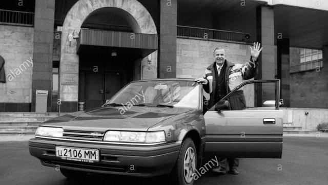 Lev Yashin dan Mazda