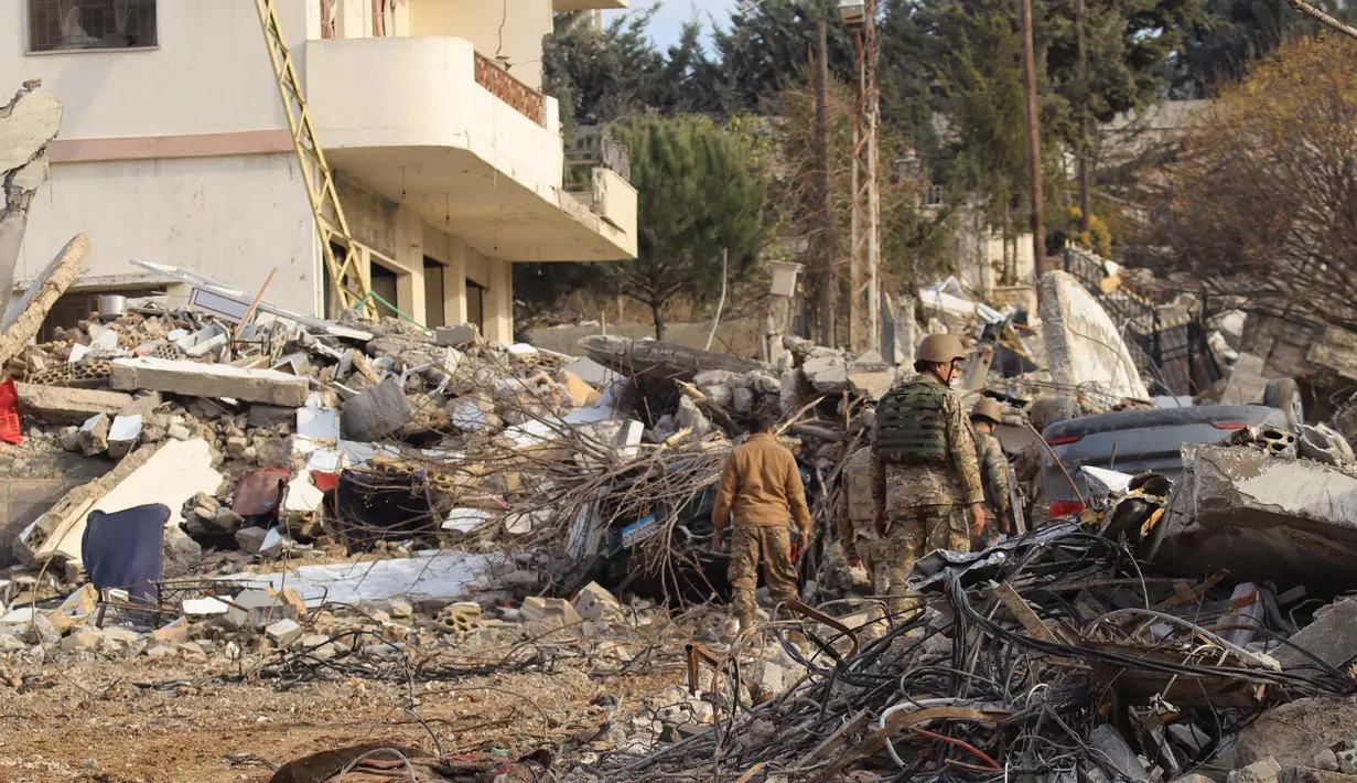 Untuk diketahui, menurut kementerian kesehatan Lebanon, serangan Israel telah menewaskan hampir 4.000 orang dan melukai lebih dari 16.000 lainnya. (Foto oleh AFP)