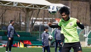 Pelatih Shin Tae-yong mulai mengasah kemampuan passing dan heading para pemain Timnas Indonesia U-19. (dok. PSSI)