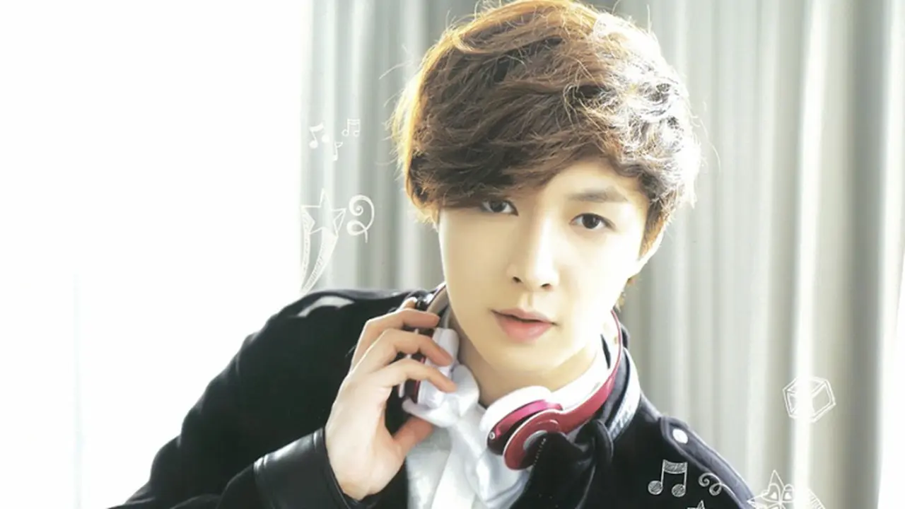 Tampil di Tiongkok, Lay EXO Kejutkan Penggemar