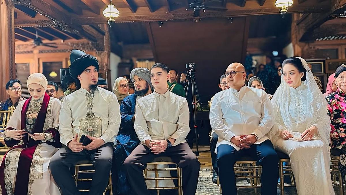 Top 3: Potret Keluarga Besar di Pernikahan Al Ghazali hingga Kaftan Mewah Mulan Jameela