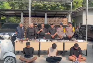 Badan Narkotika Nasional (BNN) menggerebek markas bos narkoba berinisial MR atau bos gendut di Kampung Bahari, Jakarta Utara (Istimewa)