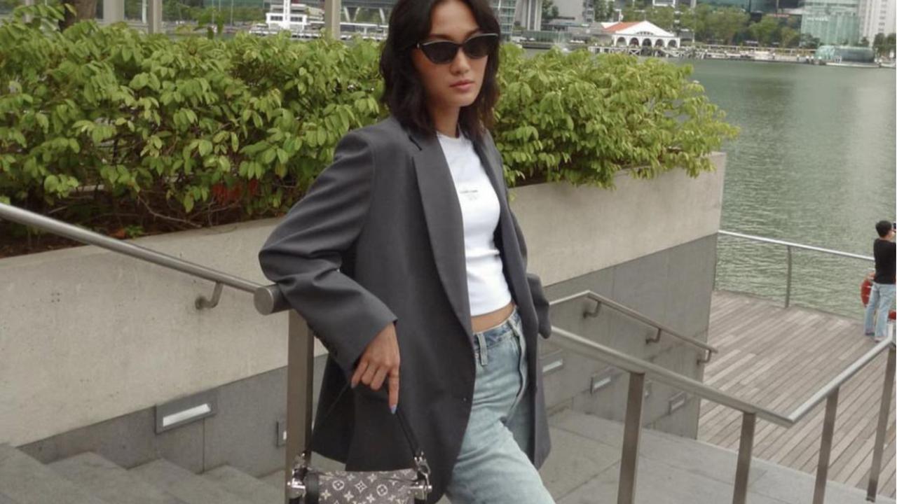 Tampil elegan dengan blazer ala Ayu Ghani