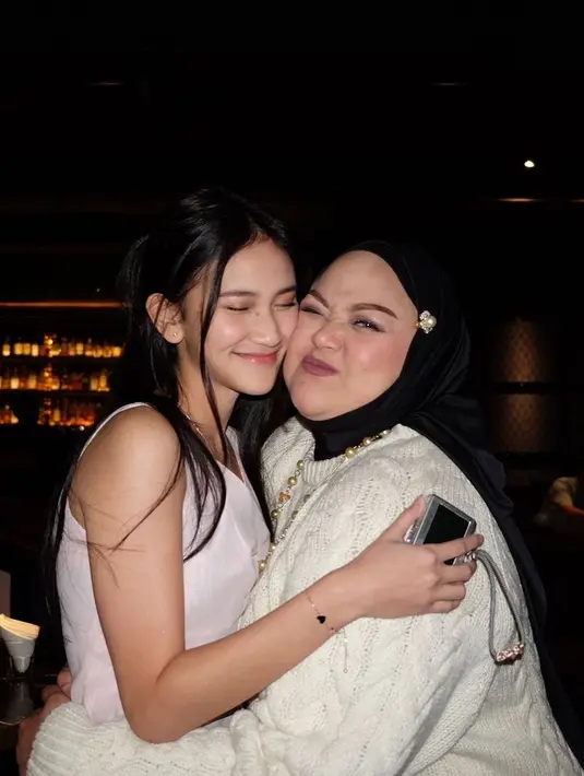 Meski sudah 18 tahun, Harleyava memilih tampil dengan makeup minimalis untuk terlihat cantik natural [@harleyavaprincy]