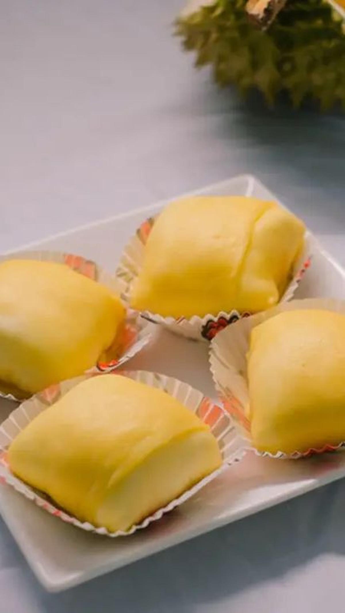 <b>4. Pancake Durian</b>