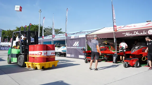 F1 Power Boat.