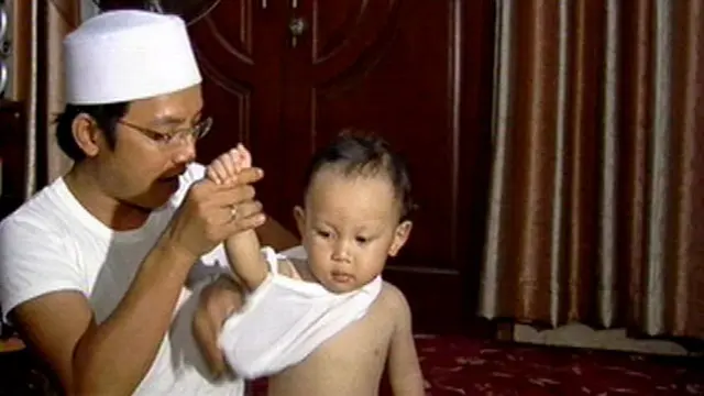 Repotnya Keluarga Apoy `Wali` Ditinggal Pembantu