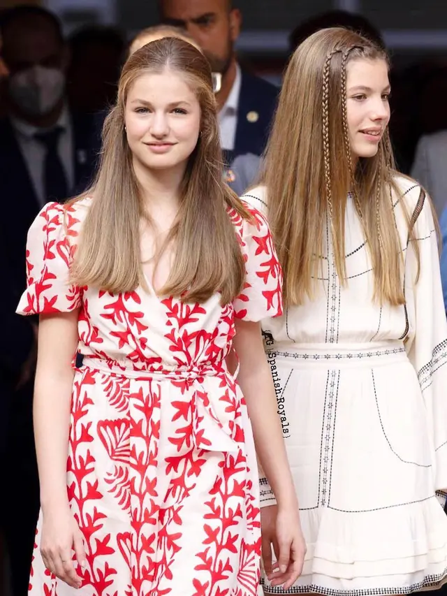Princess Leonor dan adik perempuannya Infanta Sofia