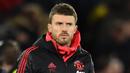 7. Michael Carrick - Berstatus sebagai staf pelatih di Manchester United membuatnya punya kans untuk mejadi pengganti Solskjaer. Kedekatan nya dengan para pemain bisa membuatnya diterima sebagai pelatih. (AFP/Glyn Kirk)