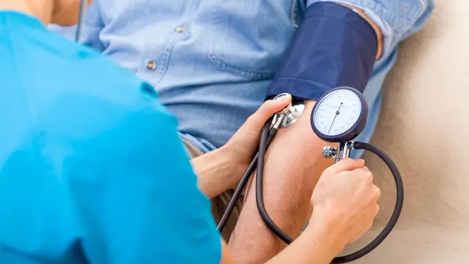 Waspada Kolesterol Tinggi Disertai Tekanan Darah Tinggi (Ocskay Bence/Shutterstock)