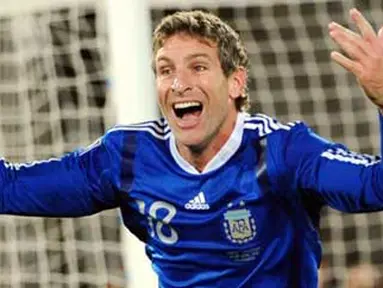 Kegembiraan striker Argentina Martin Palermo setelah menjebol gawang Yunani di penyisihan Grup B PD 2010 di Peter Mokaba Stadium, Polokwane, 22 Juni 2010. Skor 2-0. AFP PHOTO / CHRISTOPHE SIMON 