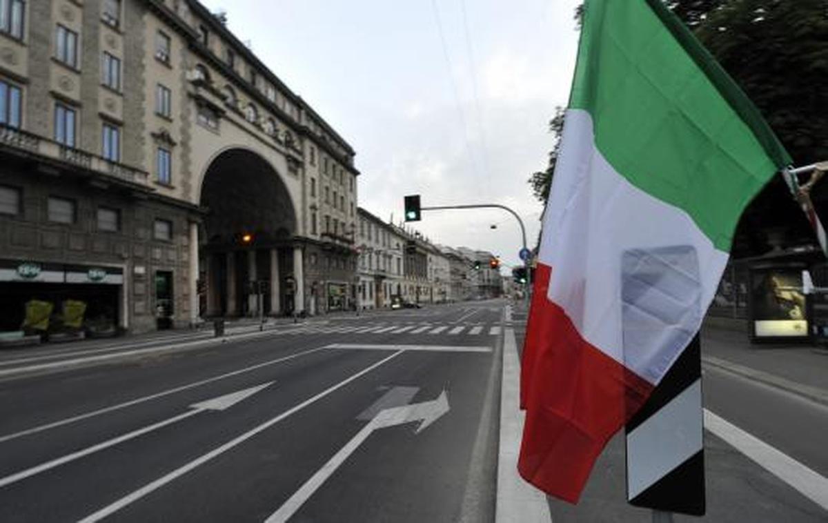 Ketika jalan di pusat kota Italia tampak kosong