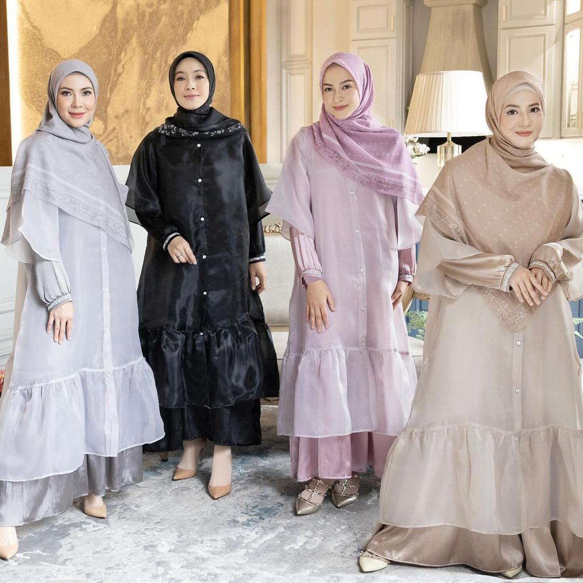 6 Gaya Geng Artis Natasha Rizky-Nina Zatulini Dibalut Gamis Elegan yang Bisa jadi Inspirasi Outfit Bukber