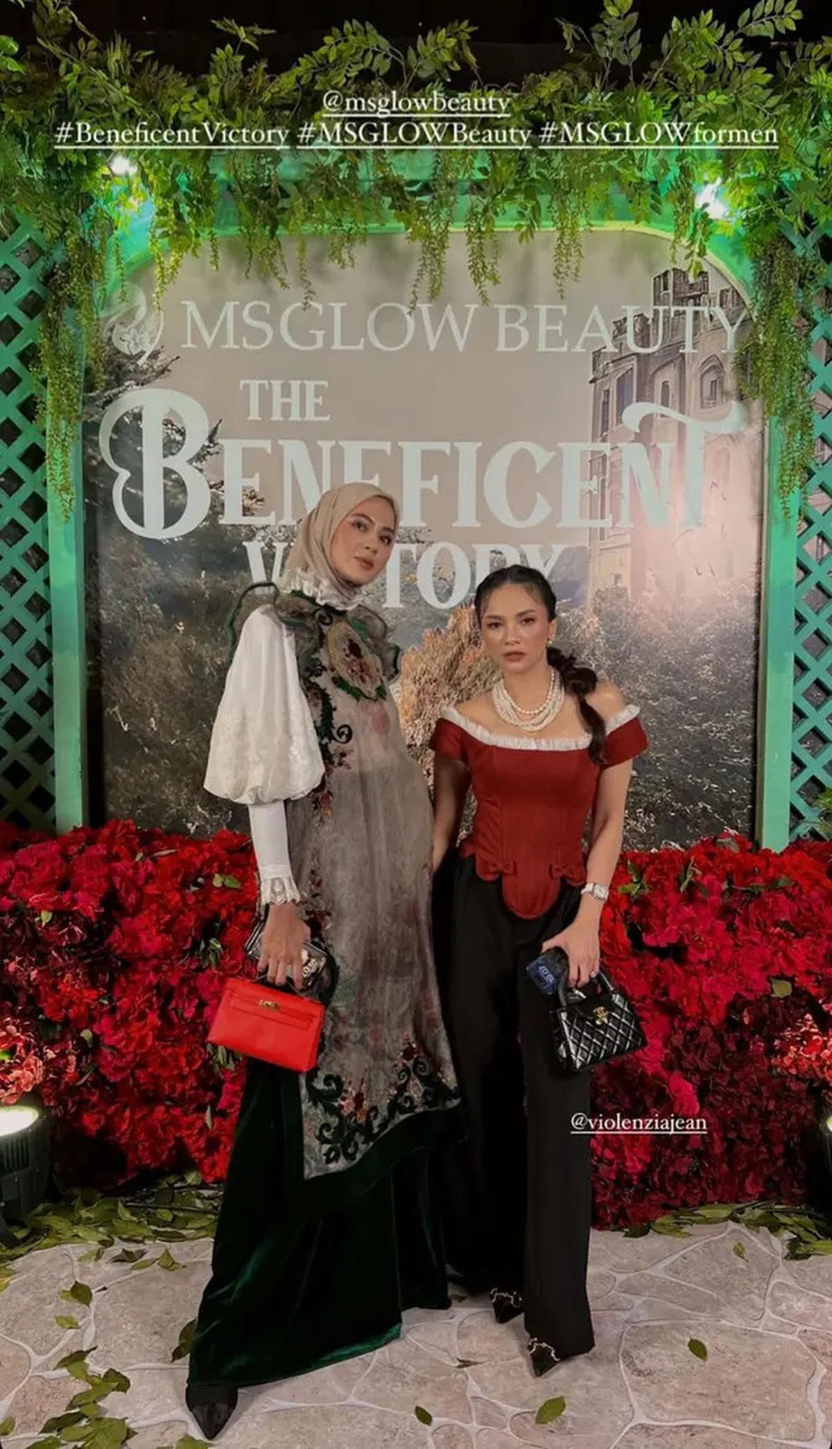 Pesona Paula Verhoeven di 8th Anniversary MS Glow, Anggun dalam Balutan Modest Fashion