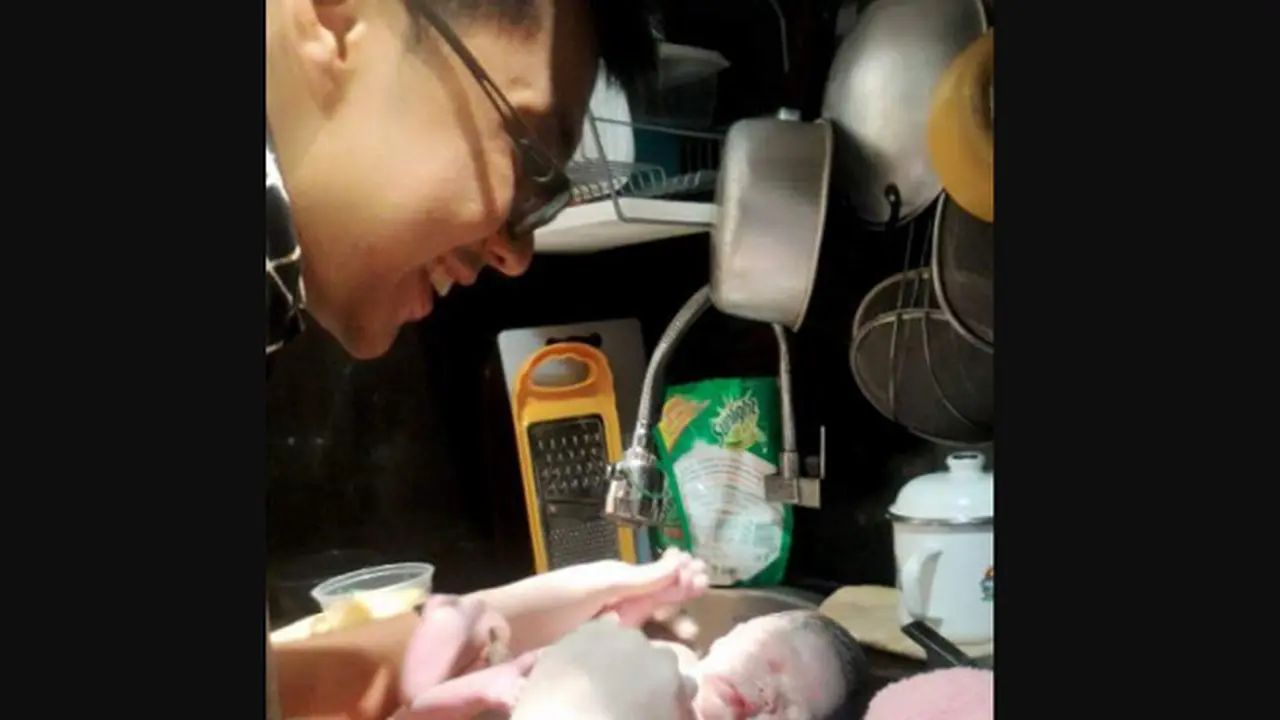 Bantu Persalinan Tetangga, Dokter ini Bersihkan Bayi di Dapur