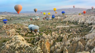 Tanah Longsor Cappadocia Picu Menara Batu Runtuh