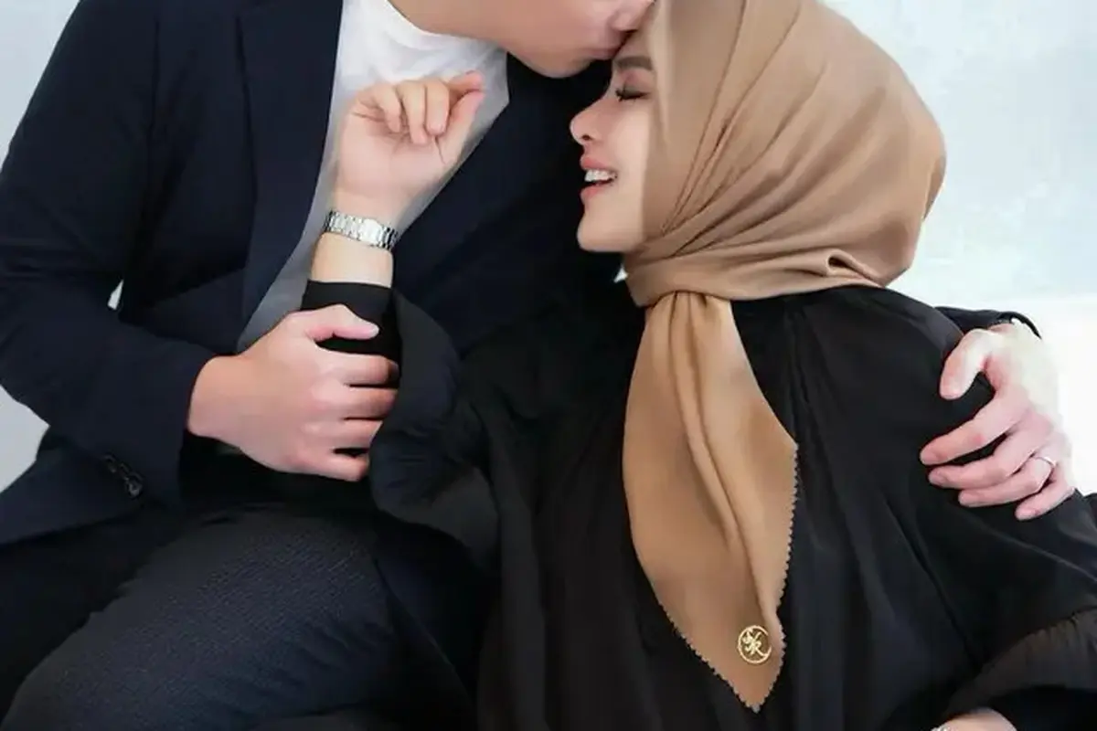 Potret mesra Syahrini dan Reino Barack (Sumber: Instagram/princessyahrini)