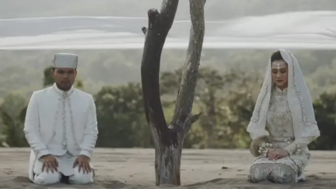 Prewedding Thariq Halilintar dan Aaliyah Massaid Dibalut Baju Adat Minang Koto Gadang