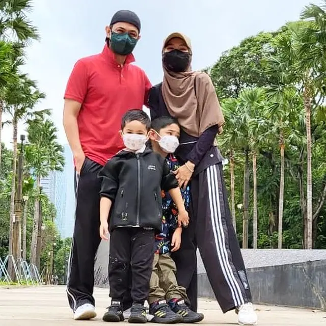 Dude Harlino baru saja jalani operasi amandel (Foto: Instagram/@dude2harlino)