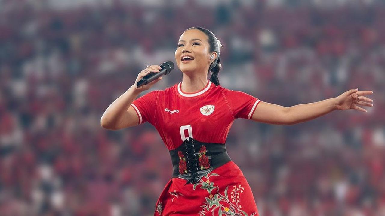 Kompak Kenakan Outfit Warna Senada, Ini 5 Momen Yura Yunita Berbuka Puasa Bersama Fans