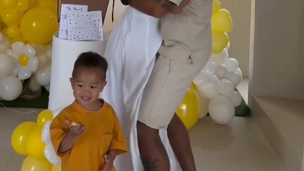 Potret Bahagia Momen Ulang Tahun Jennifer Bachdim ke-38, Dapat Surprise dari Keluarga