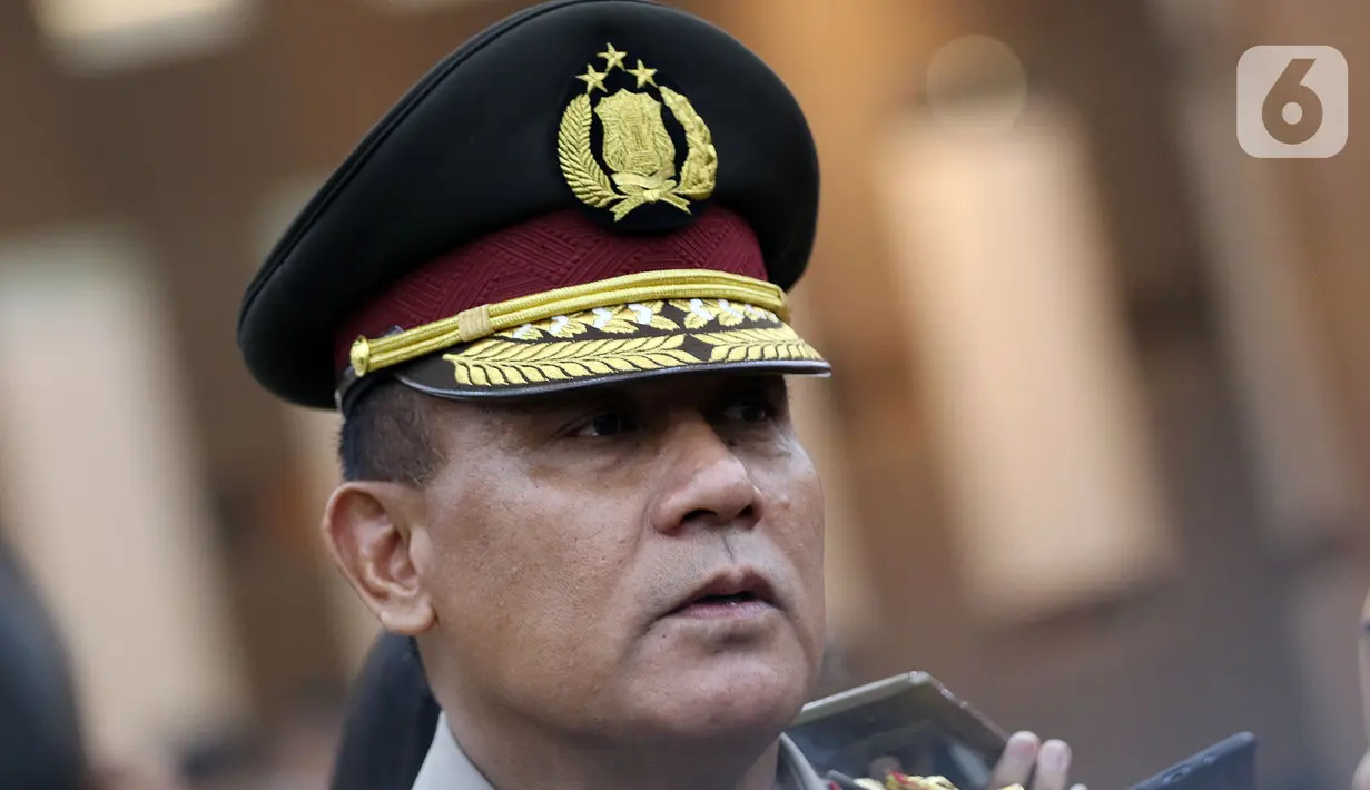 Irjen Firli Bahuri menghadiri upacara serah terima jabatan di Gedung Bareskrim Polri, Selasa (19/11/2019). Kapolri Jenderal Idham Azis secara resmi melantik Irjen Firli Bahuri menjadi Kabaharkam Polri menggantikan Komjen Condro Kirono. (Liputan6.com/Johan Tallo)