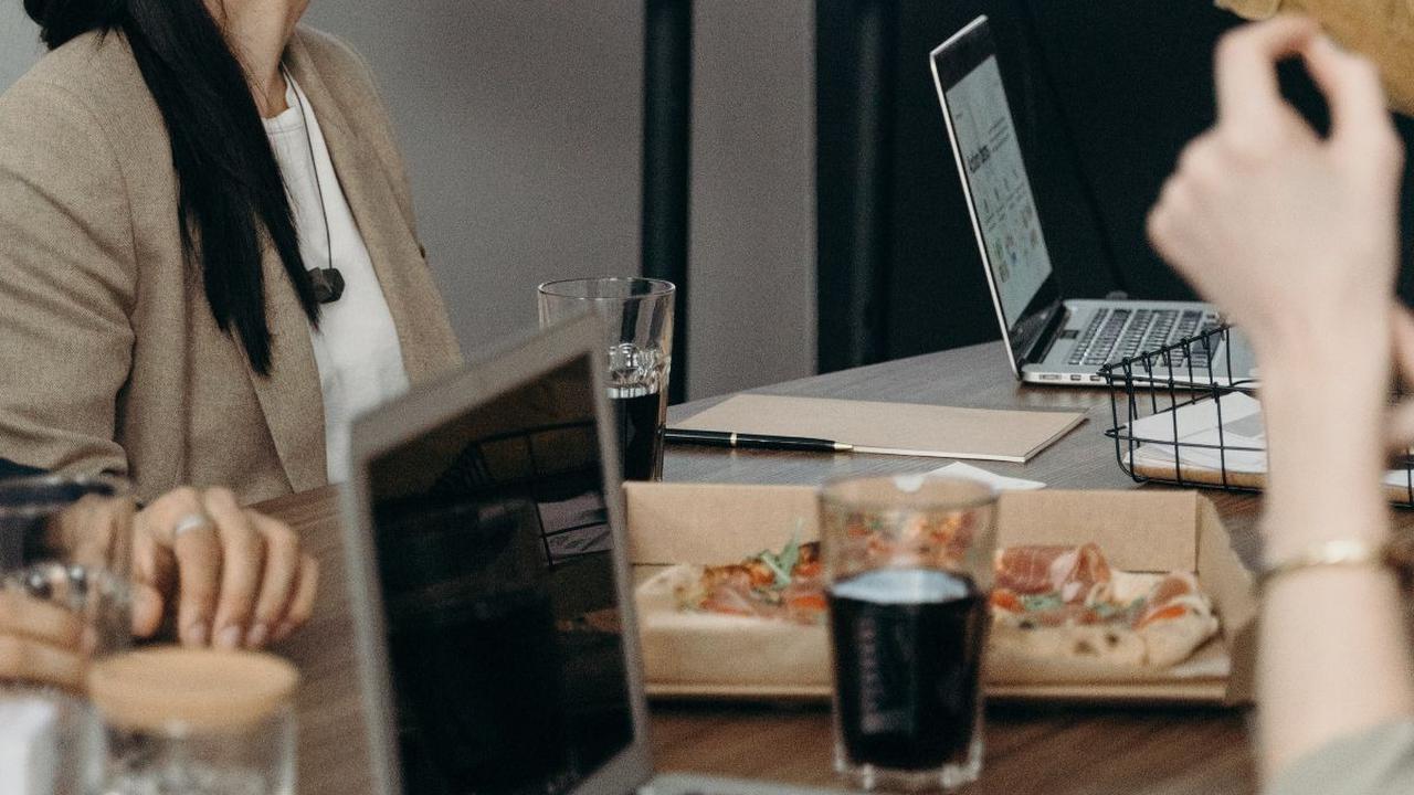 Contoh Penutup Presentasi yang Menarik dan Baik, Dijamin Berkesan