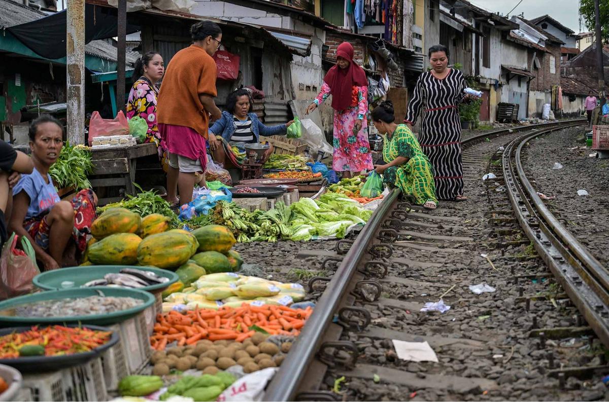 FOTO: Uniknya Pasar Ekstrem Dupak Magersari Yang Sudah berusia Lebih dari Setengah Abad