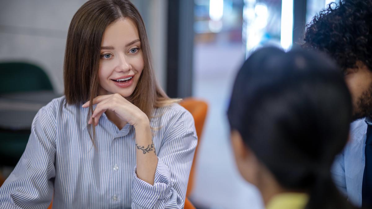 Makna Mimpi Bertemu Teman Lama, Simbol Kerinduan