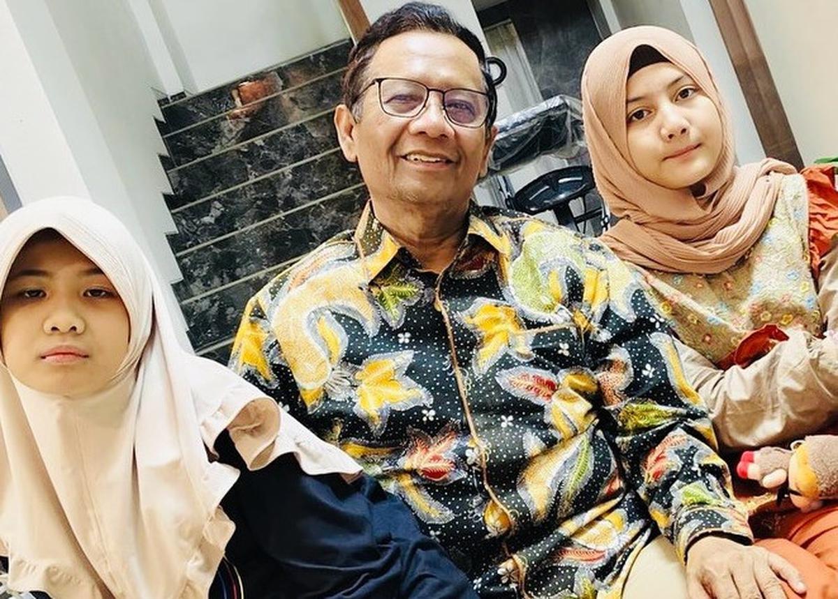 Potret Dua Cucu Mahfud MD Beranjak ABG, Paras Cantiknya Ramai Dipuji
