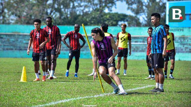 Julian Schwarzer, Arema FC