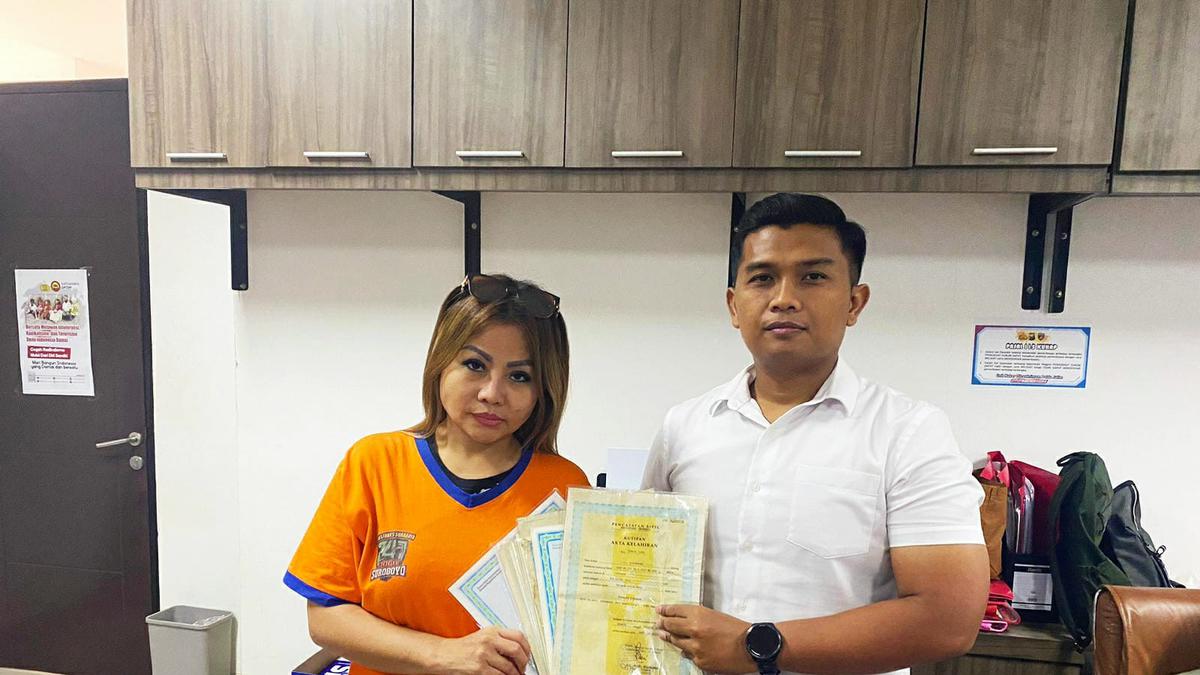 Jan Hwa Diana Kembalikan Ijazah hingga Buku Nikah Milik Mantan Karyawannya