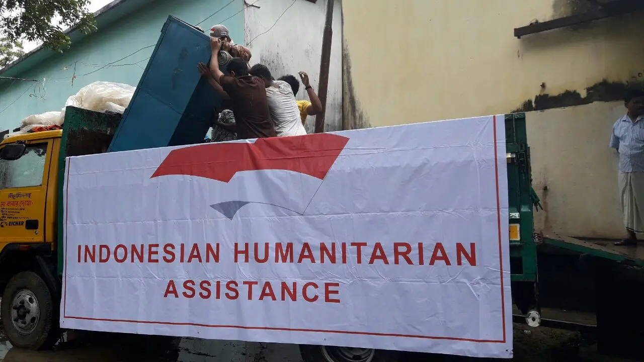 Bantuan Indonesia untuk Rohingya di kamp pengungsi Bangladesh (KBRI Dhaka)