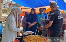 PGA IPB Bantu Pengungsi Aceh Tamiang dengan Mi Aceh Spesial: Kehangatan di Tengah Bencana Banjir