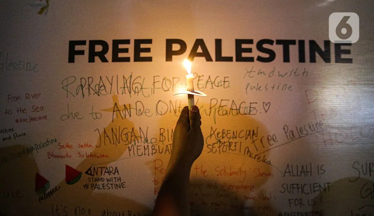 Selain itu, sekitar 240 sandera dibawa dari Israel ke Gaza oleh kelompok militan tersebut. Salah satu tawanan, seorang tentara wanita Israel, berhasil diselamatkan dalam operasi pasukan khusus. (Liputan6.com/Faizal Fanani)