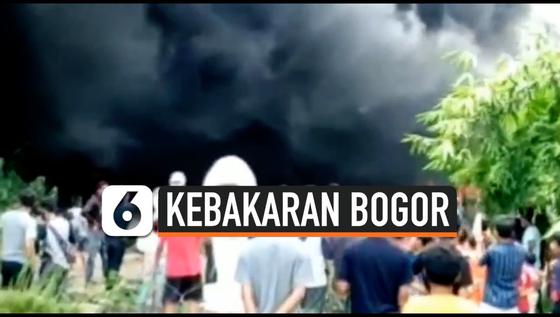 VIDEO: Kebakaran Tempat Penampungan Limbah Pabrik Fiber