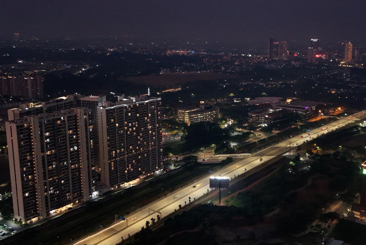Keindahan Senja di Simpang Susun CBD Tol Serpong-Balaraja
