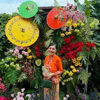 Kebaya Nindy Ayunda di perayaan ultah sahabat bisa jadi inspirasi. [@nindyayunda].