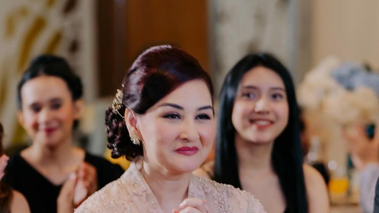 Potret Ultah Mona Ratuliu ke-42, ini Kejutan Istimewa dari Keluarga Tercinta