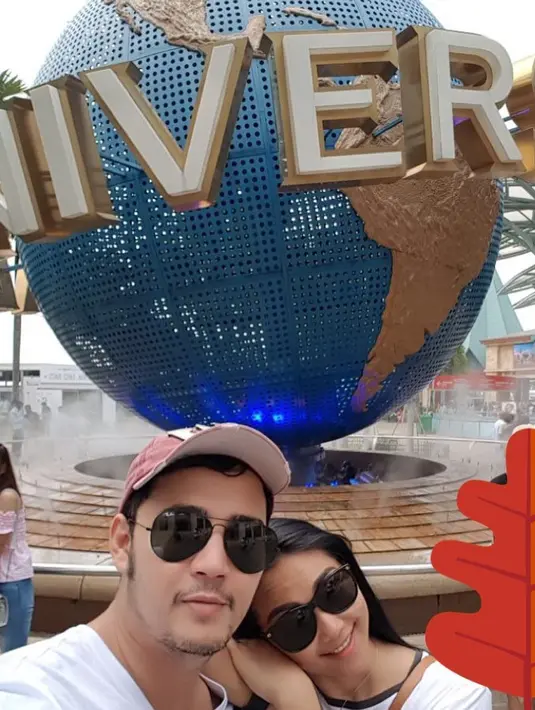 "Kayaknya kalau itu saya belum bisa bicara karena belum konfirmasi apakah mau bicara dengan media mengenai penyebabnya. Cuma yang jelas di antara mereka sudah tidak bisa dilanjutkan lagi," lanjut Devi Waluyo. (Instagram/kalinaocktaranny)