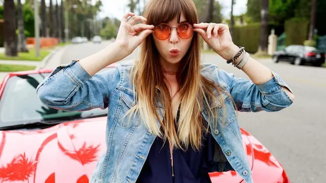 illustrasi wanita bangkit