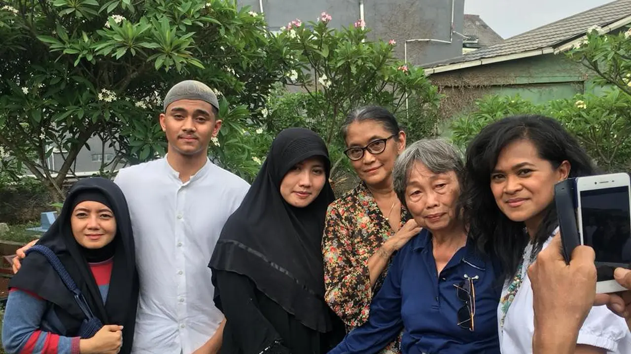 Keluarga George Taka dan Kerabat