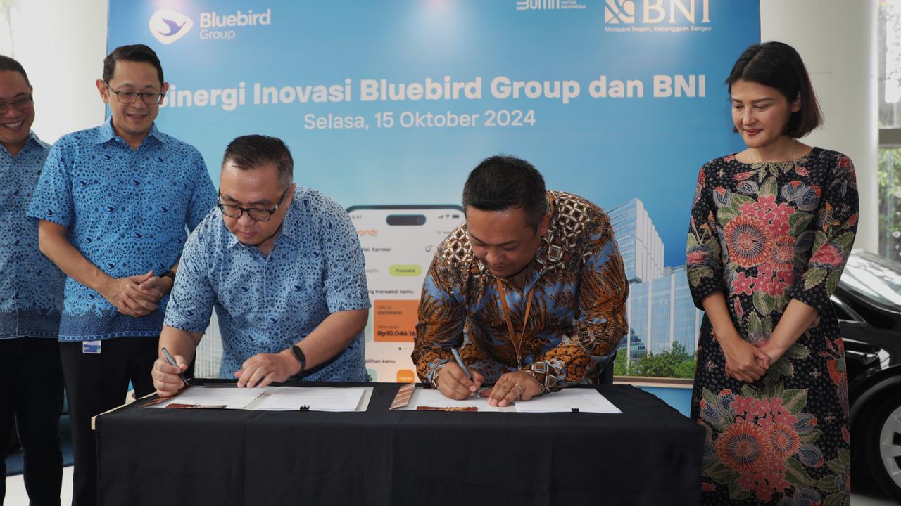 Blue Bird Gandeng BNI Sediakan Pembayaran QRIS di 17.500 Armada