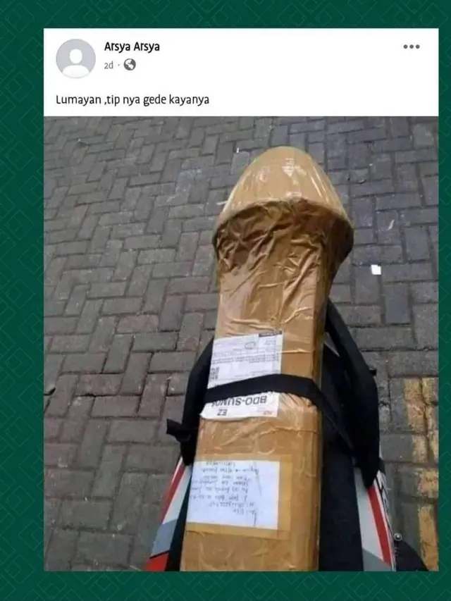 10 Bentuk Nyeleneh Bungkus Paket Ini Bikin Penasaran Isinya